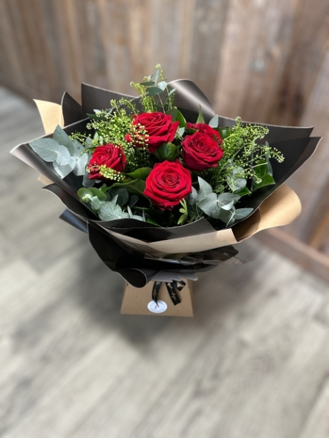 Love Me Do 6 Rose Handtied In Gift Box